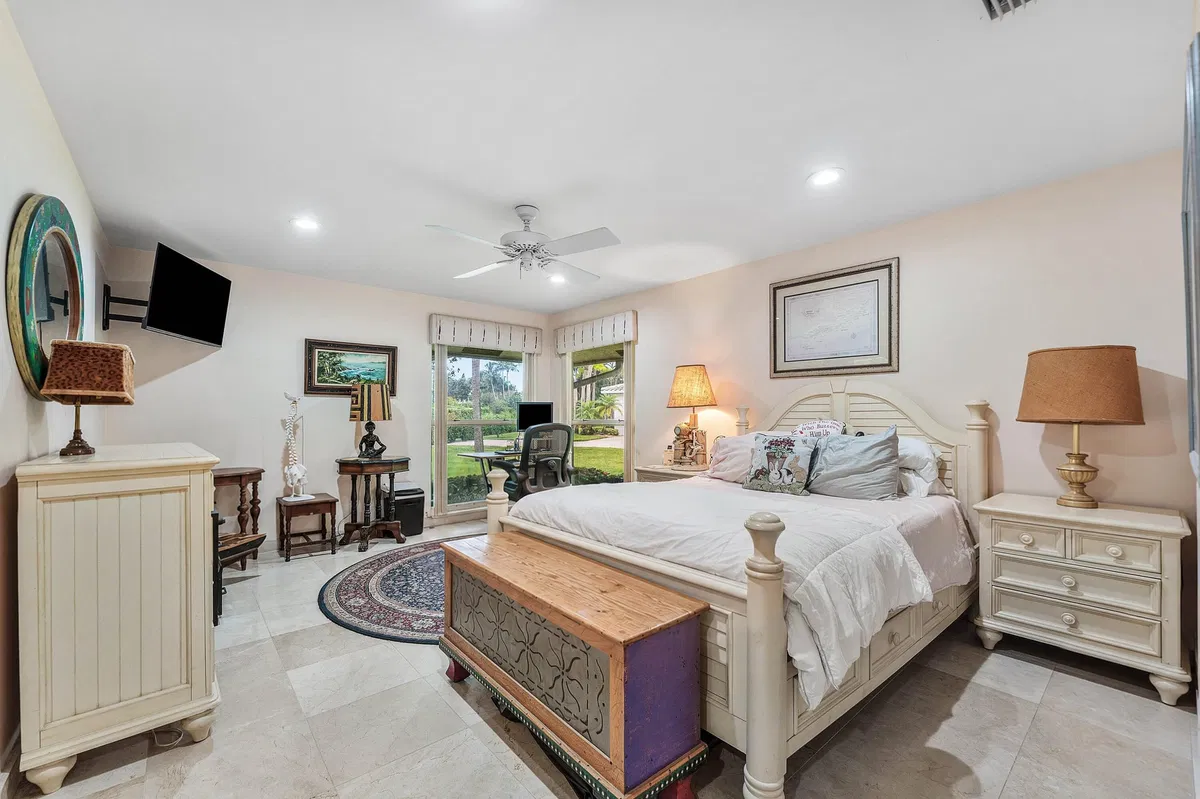 Residence photo 43