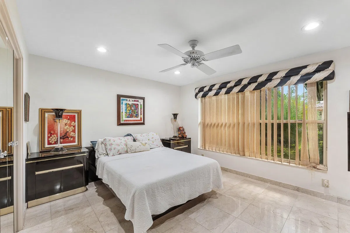 Residence photo 46