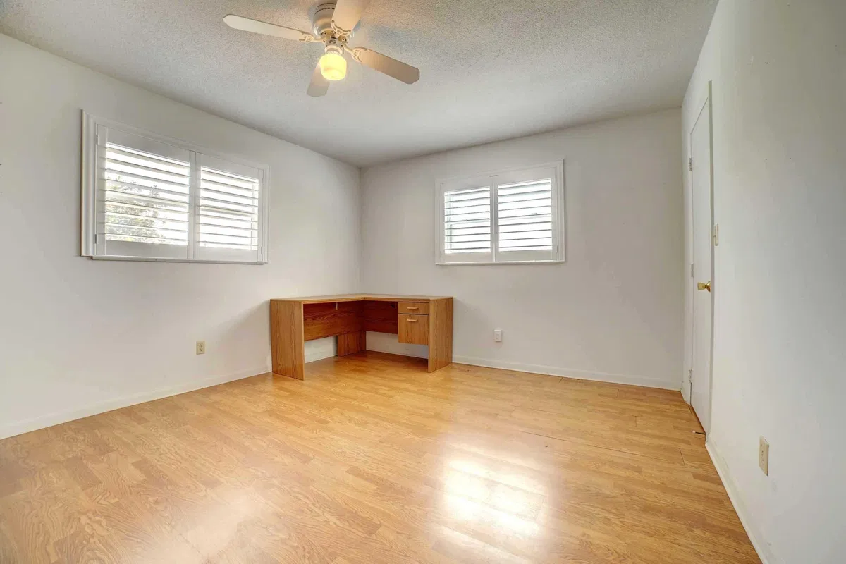 Residence photo 16