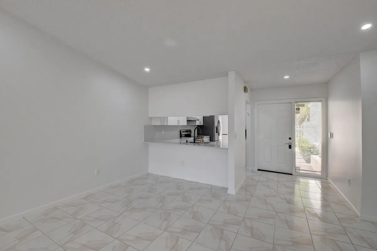 Residence photo 4