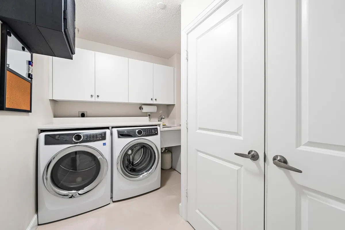Residence photo 19