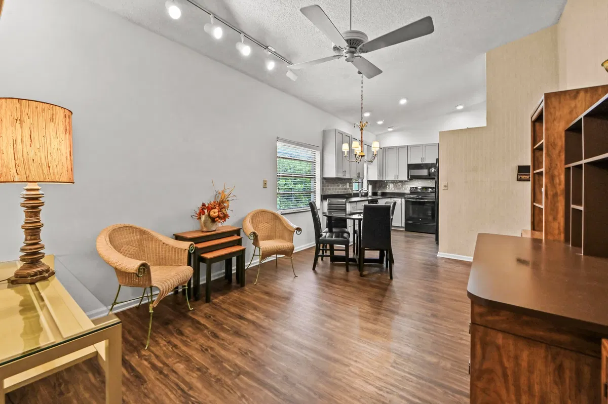 Residence photo 10