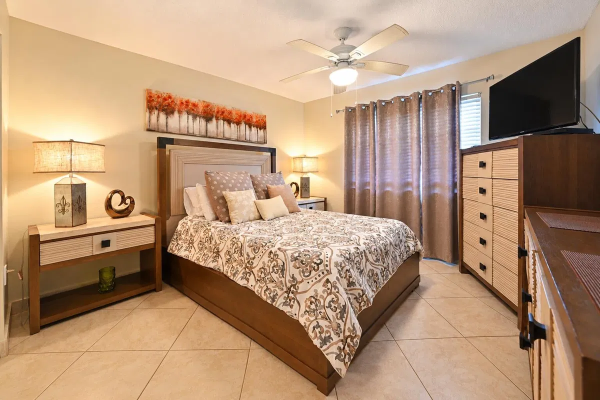 Unit 10-108 photo 13