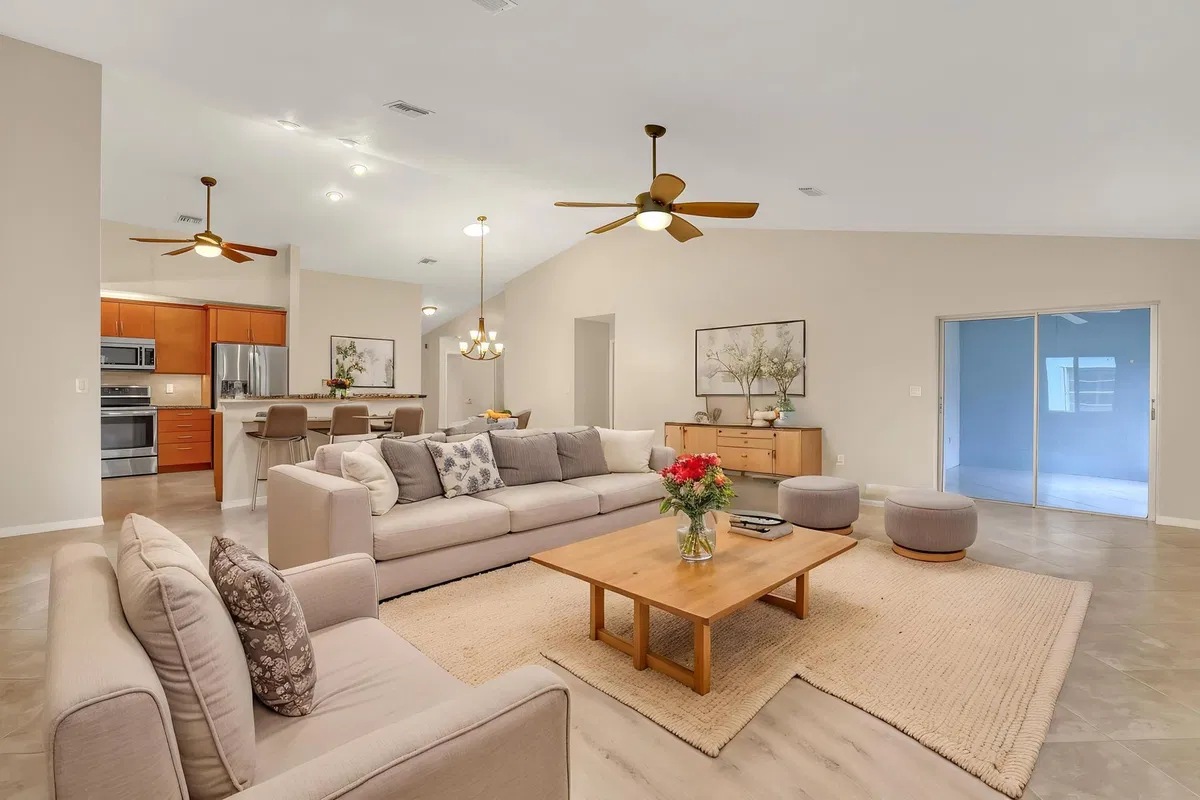  Residence photo 16