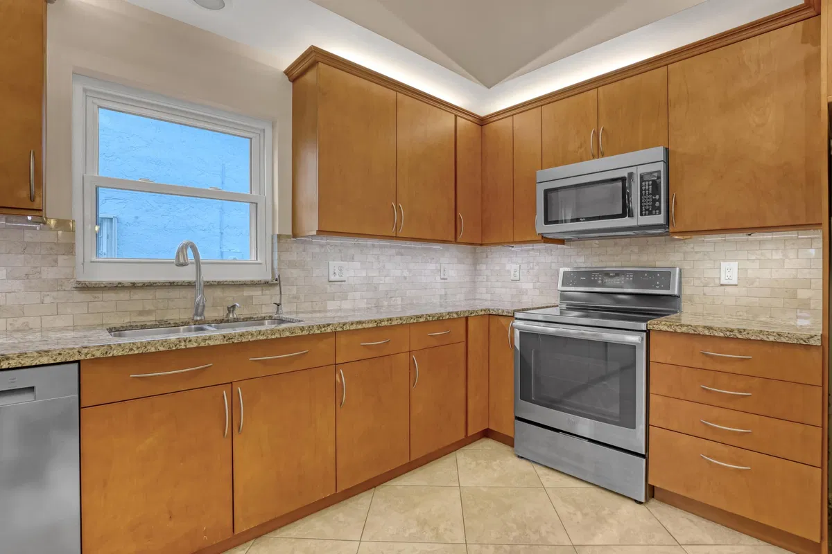  Residence photo 19