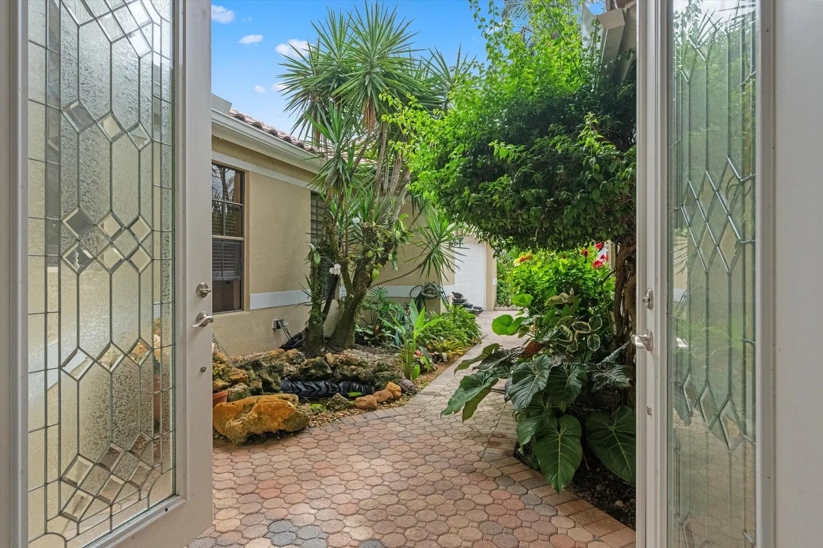Residence photo 4