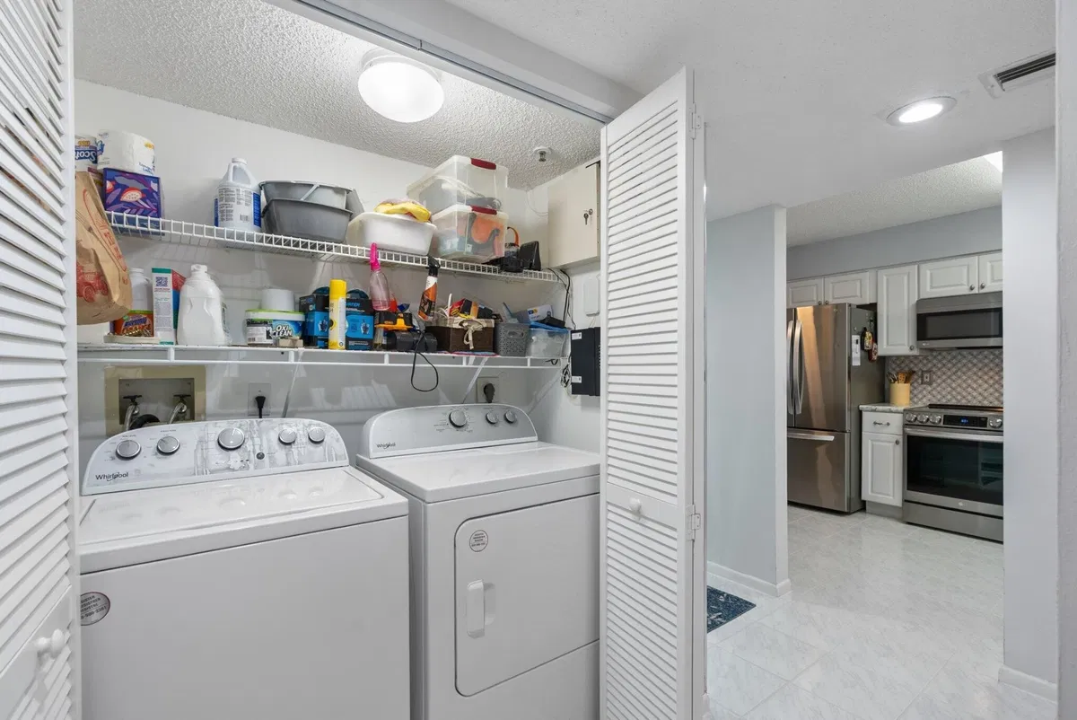 Unit 206 photo 22
