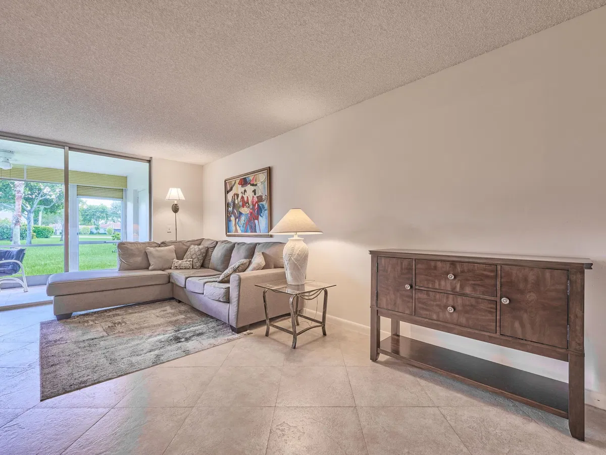 Unit 107 photo 25