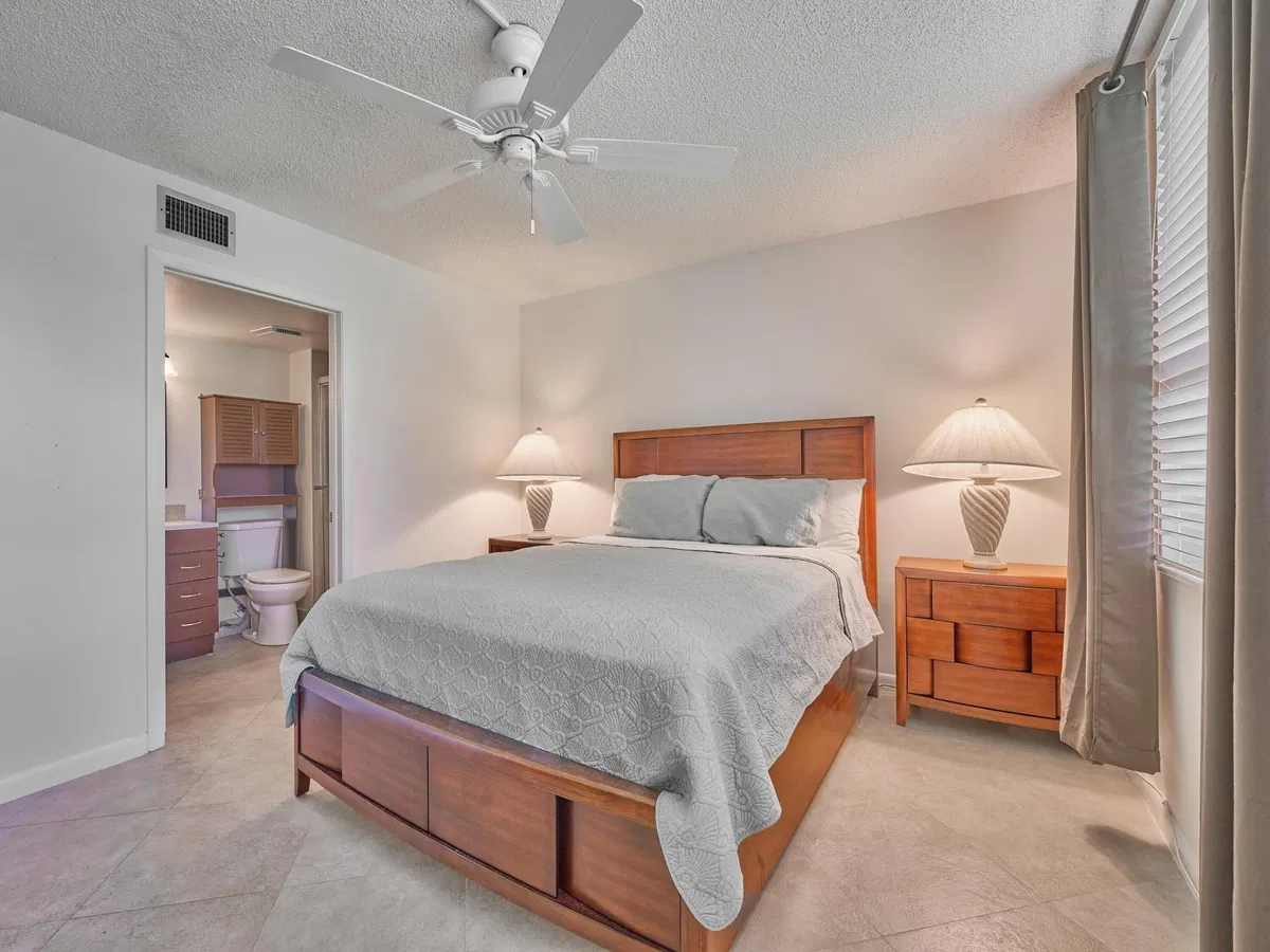 Unit 107 photo 34