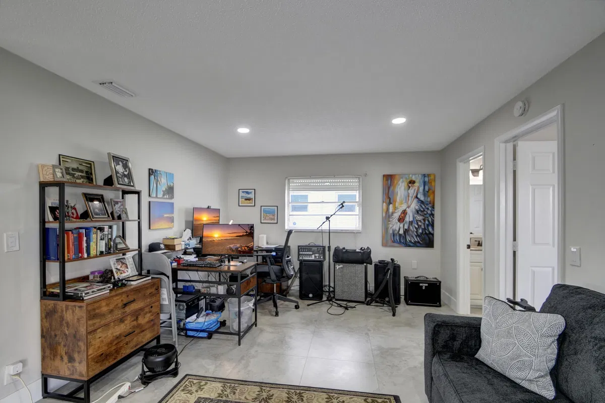 Residence photo 46