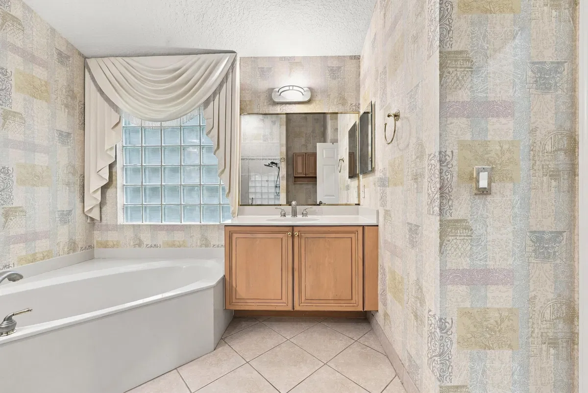 Residence photo 31