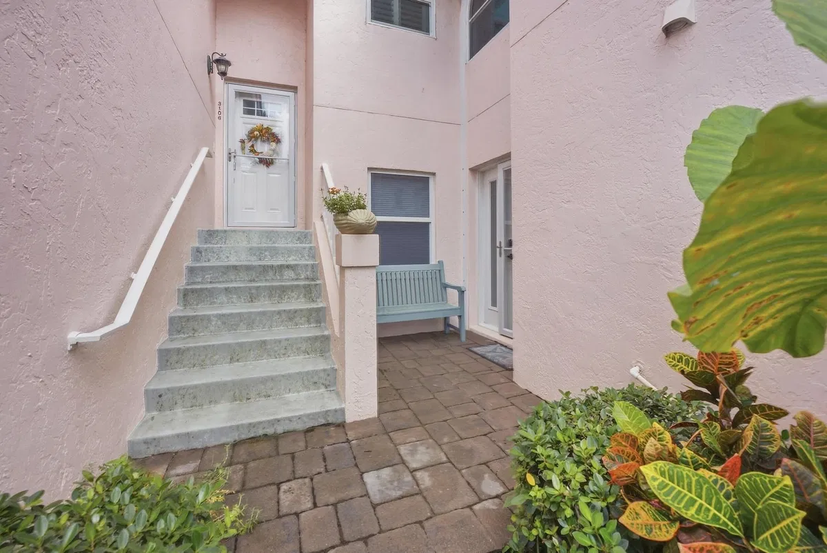 Residence photo 37
