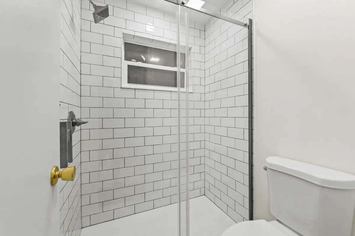 Unit C photo 10