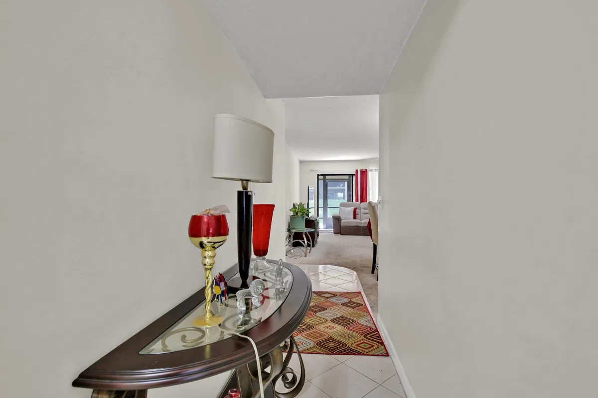 Unit 615 photo 22