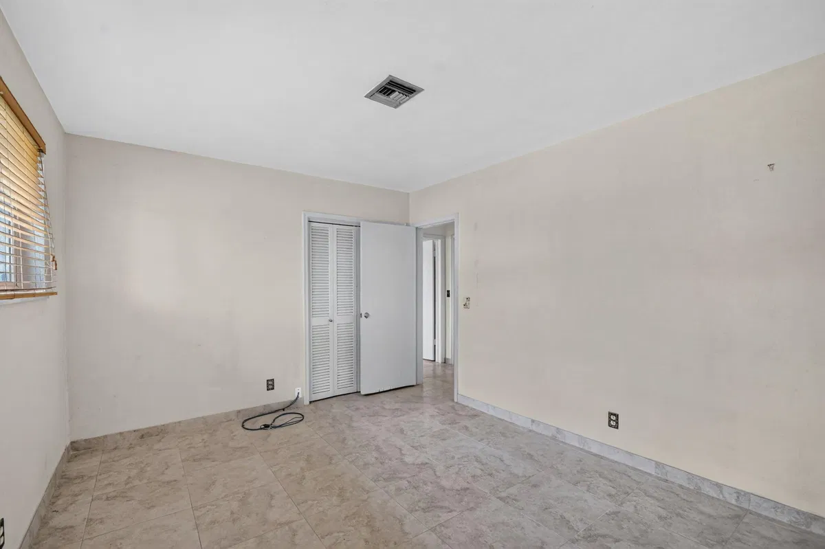 Residence photo 43