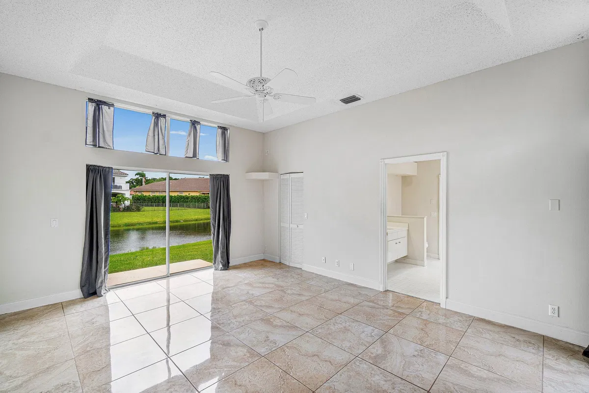 Boca Isles Residence photo 28