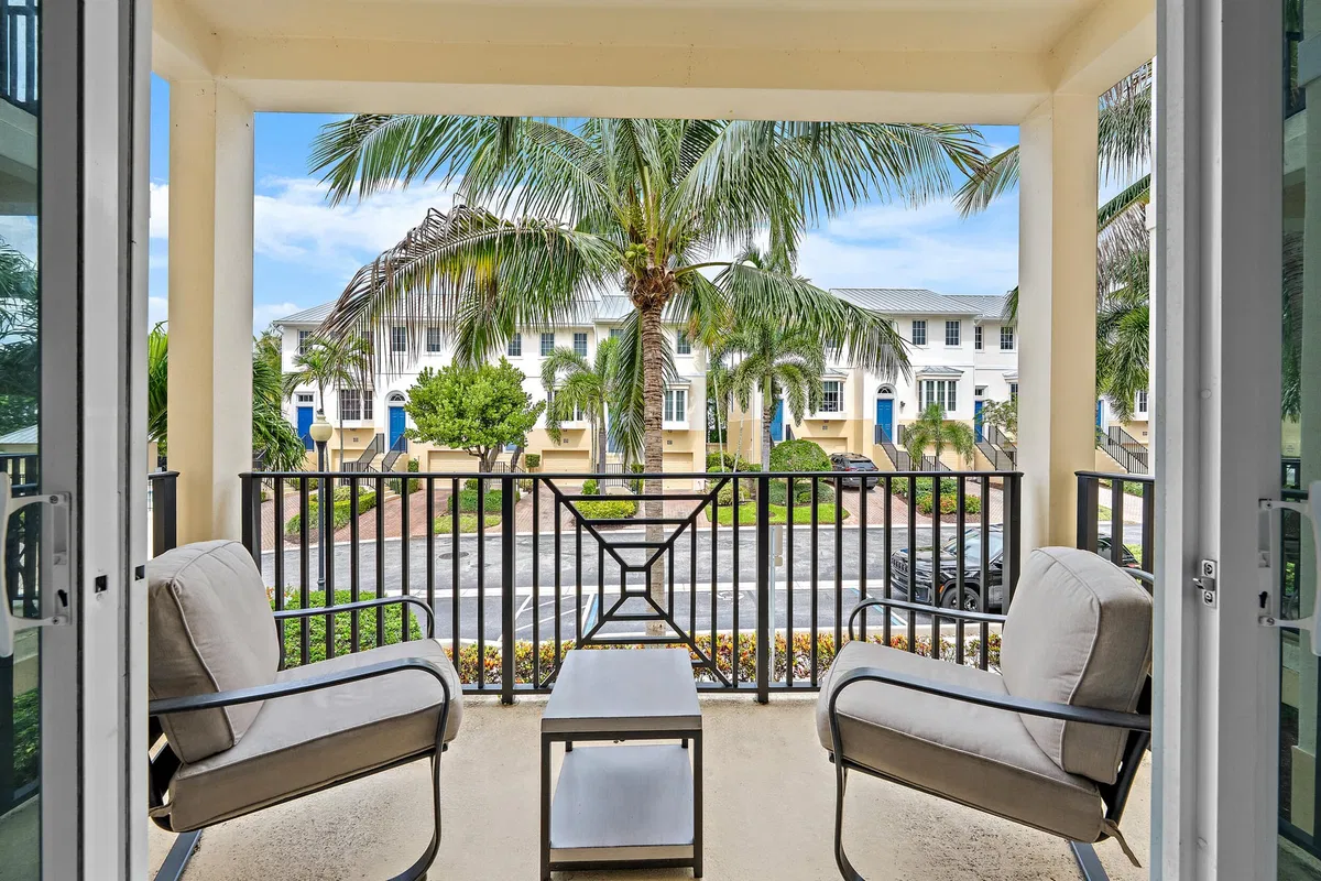 Residence photo 7