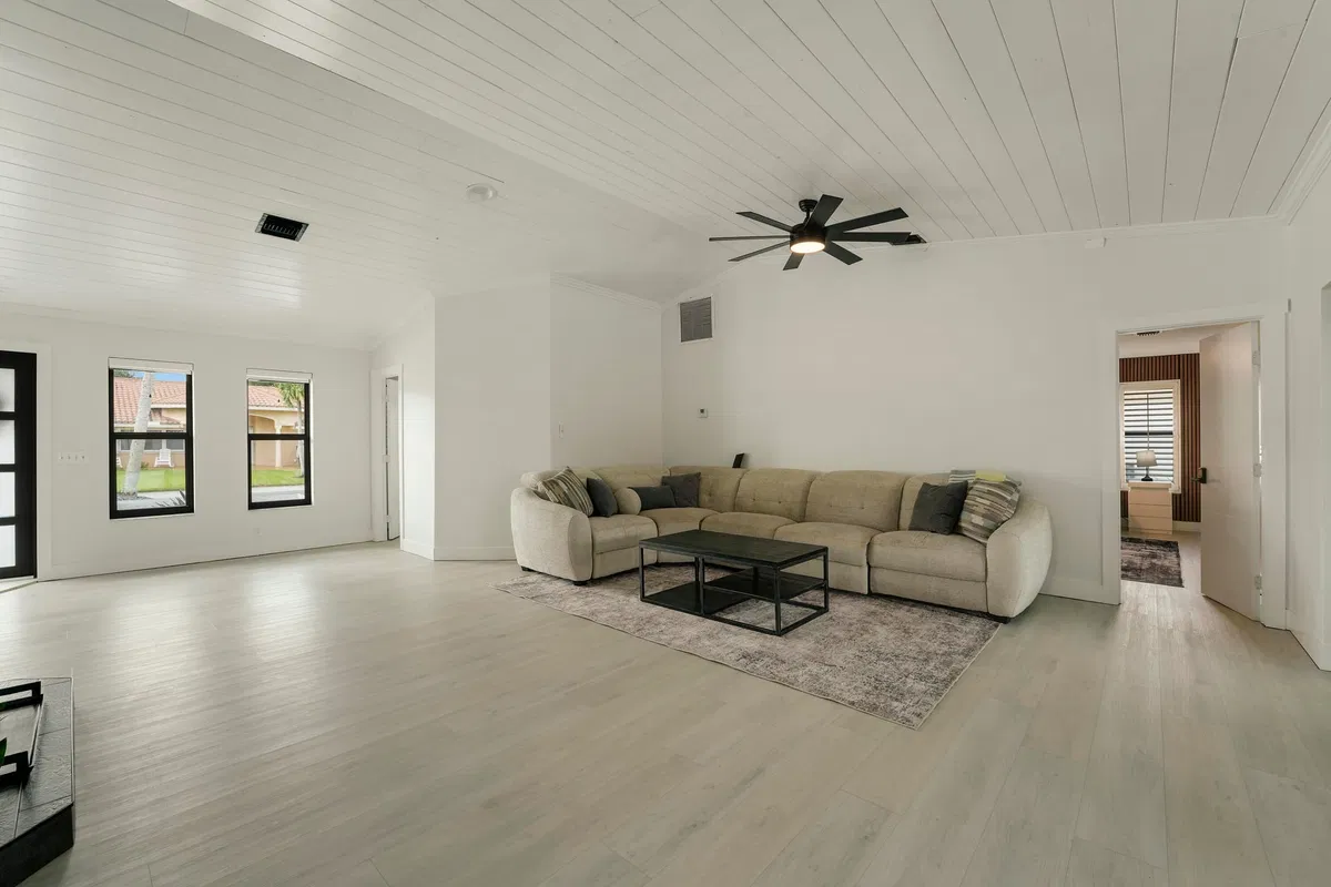  Residence photo 34