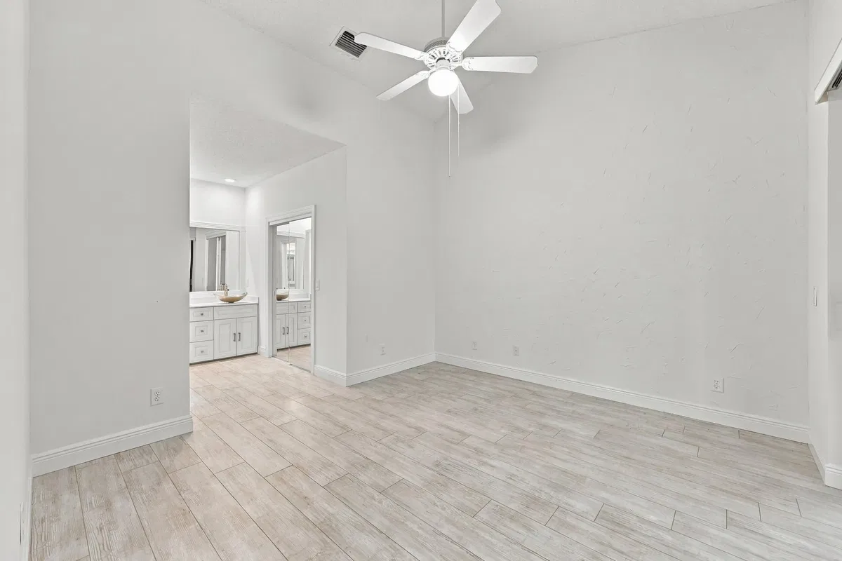 Unit 106 photo 37