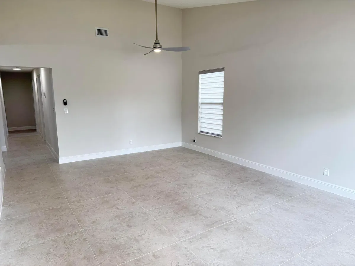 Residence photo 4