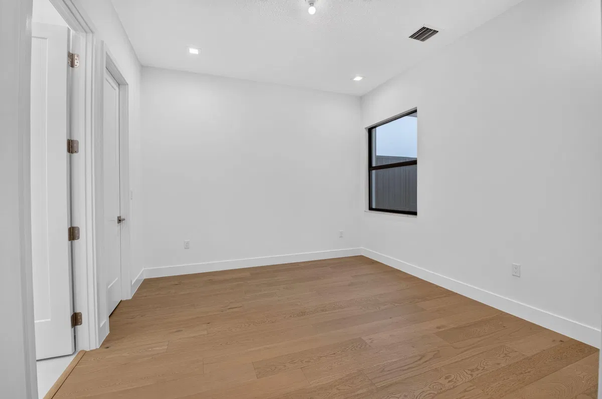 Residence photo 34