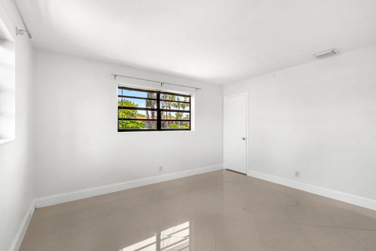 Residence photo 7