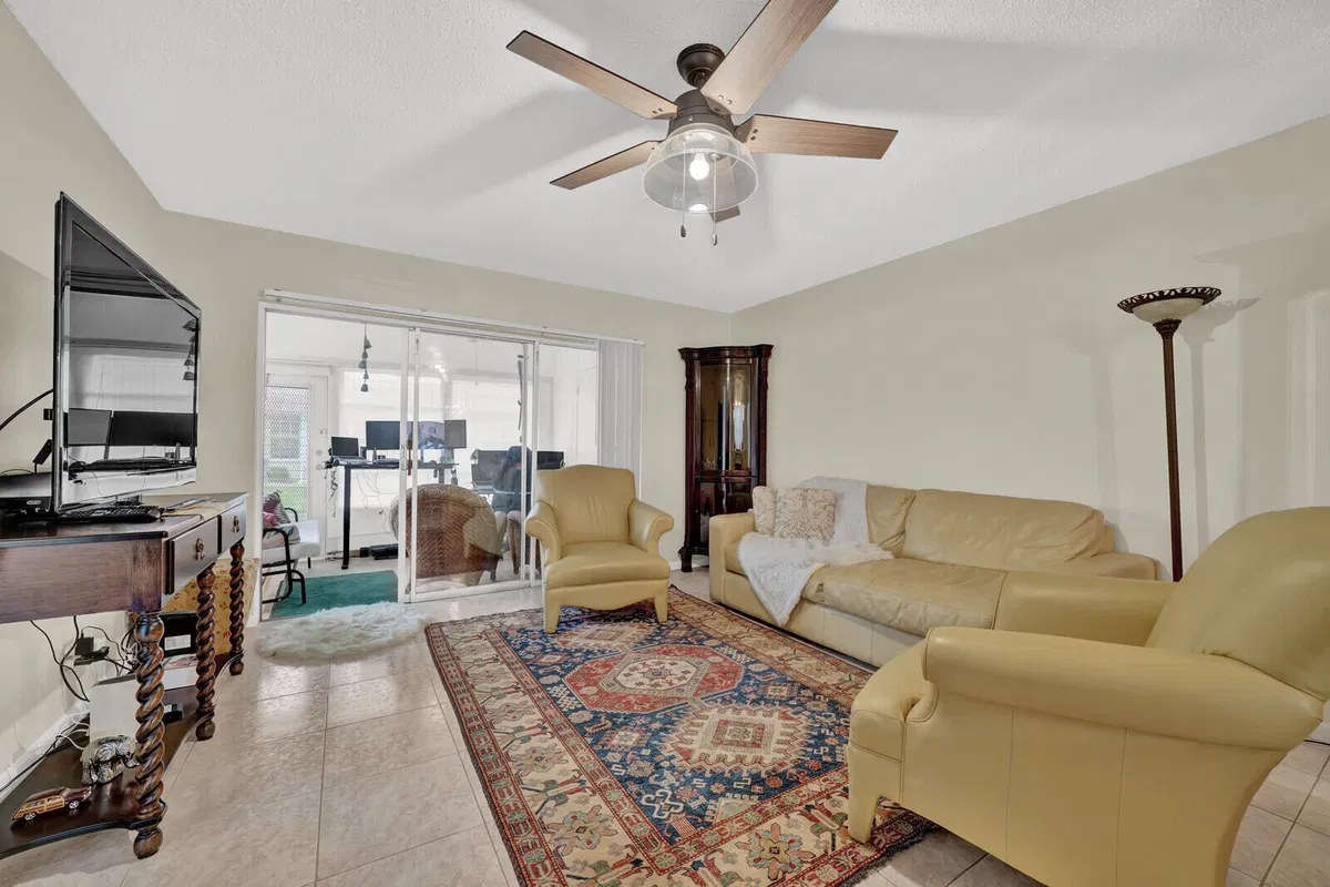 Residence photo 31