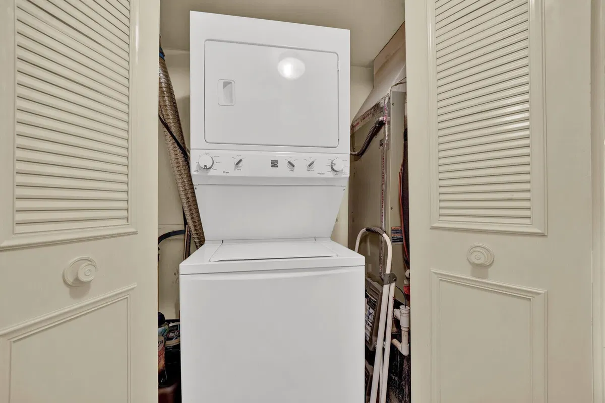Residence photo 37