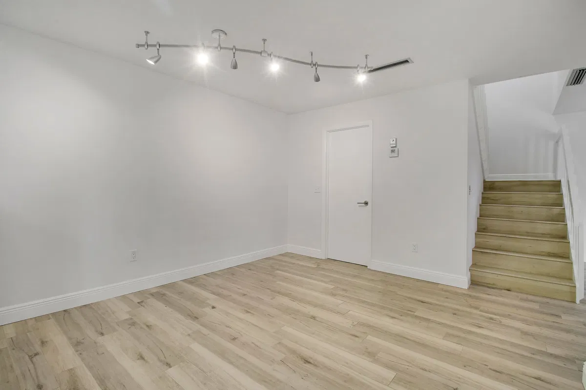 Unit 30b photo 22