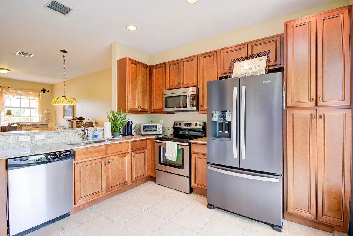Unit 211 photo 7