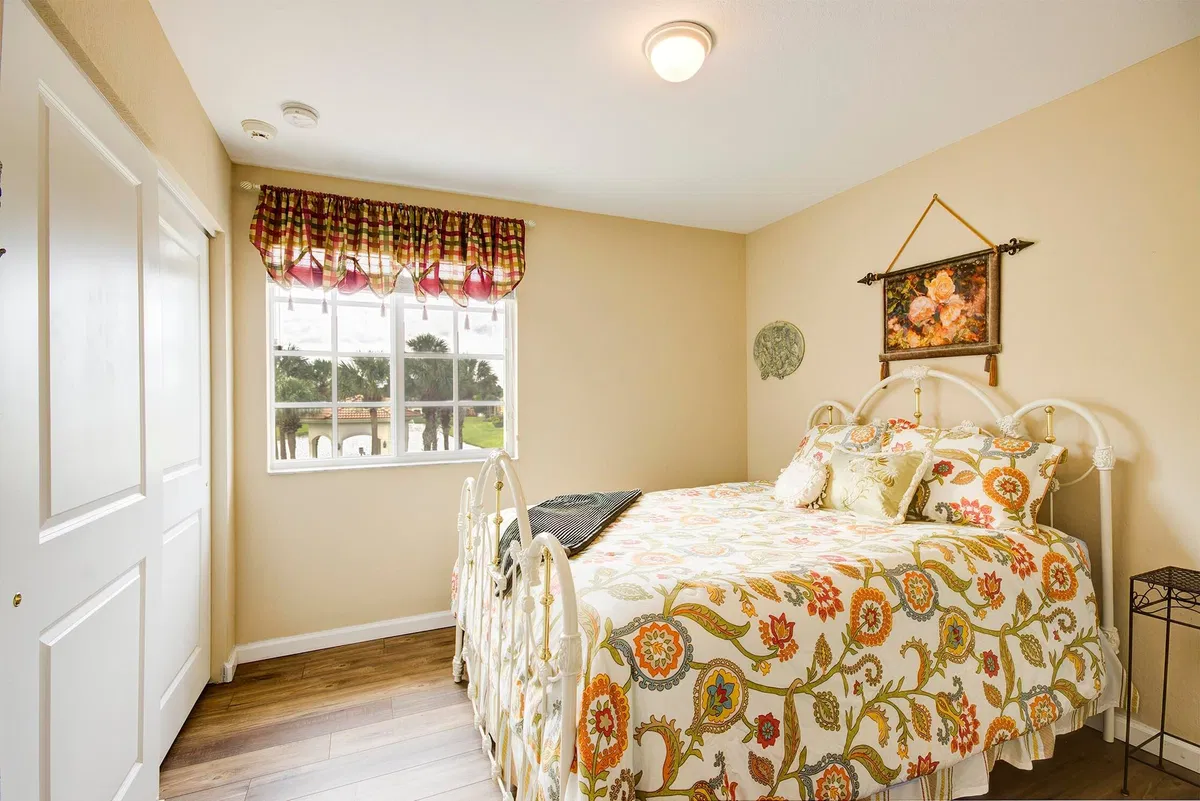 Unit 211 photo 13