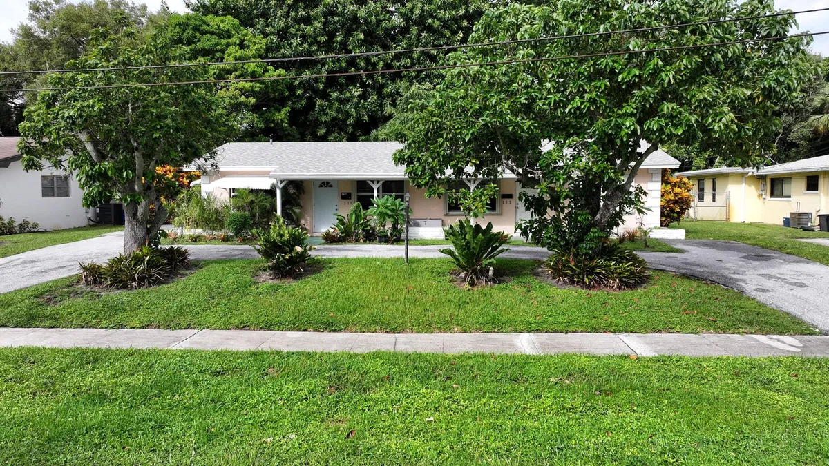 Village of North Palm Beach Unit 315/317
