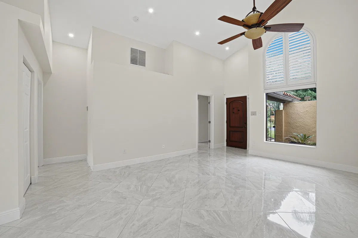  Residence photo 7