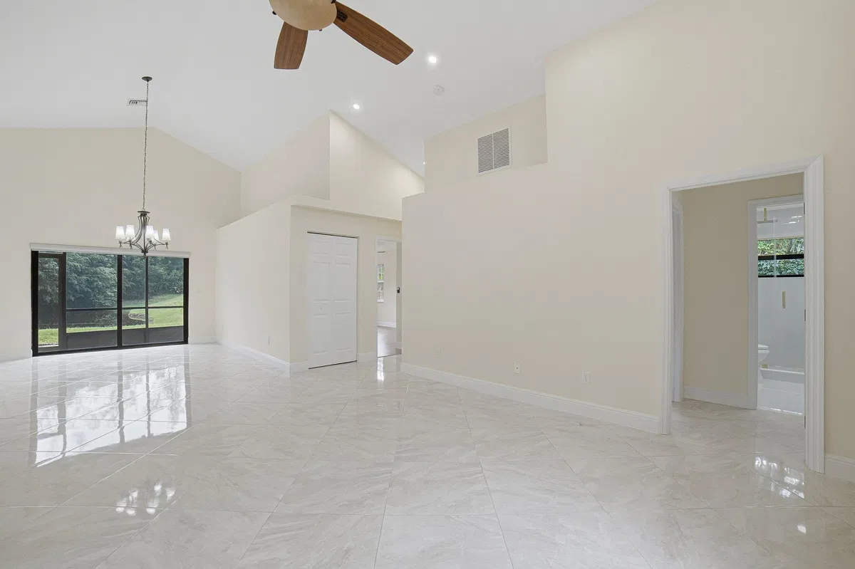  Residence photo 13