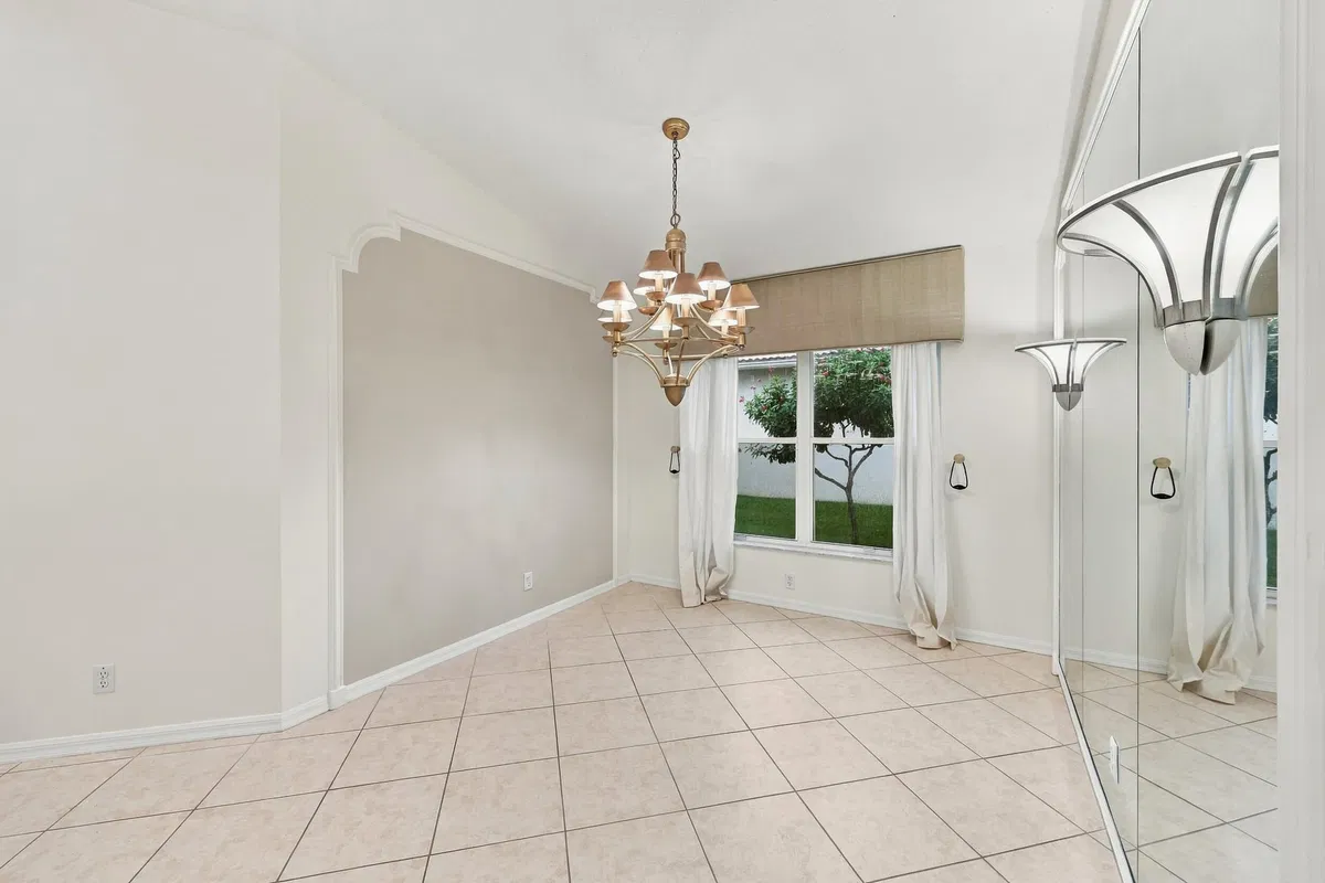 Residence photo 13