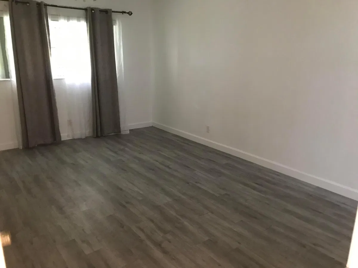 Unit 104 photo 4