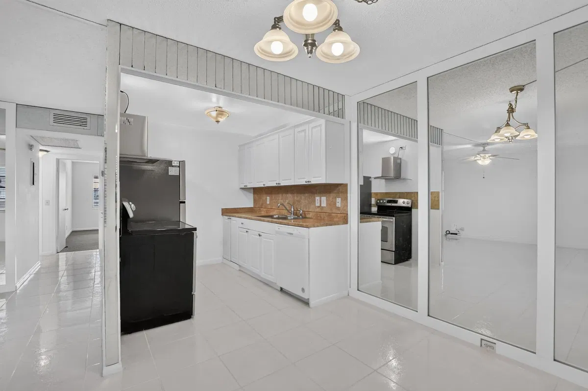  Residence photo 7