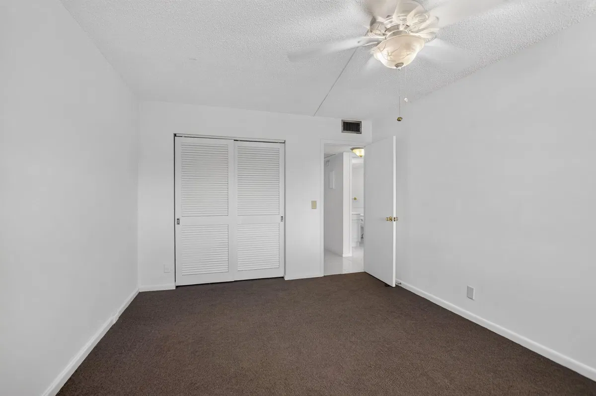  Residence photo 13