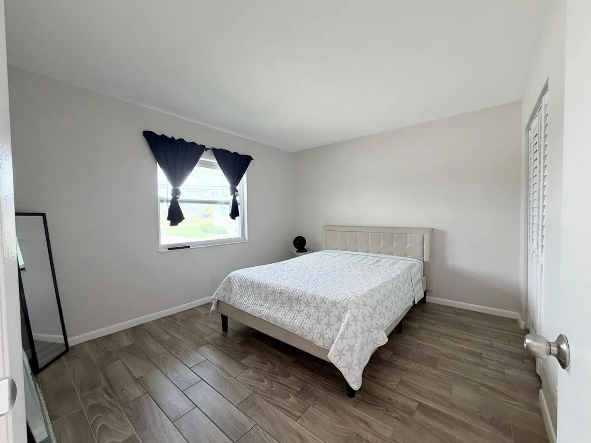 Unit 105 photo 7