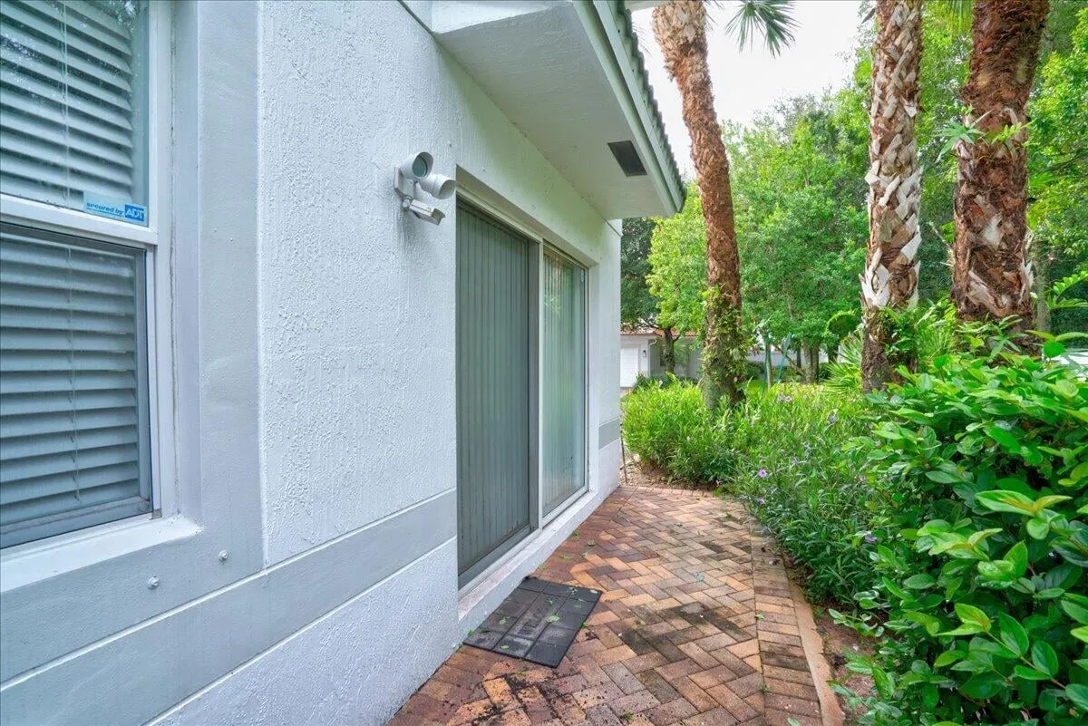 Residence photo 49