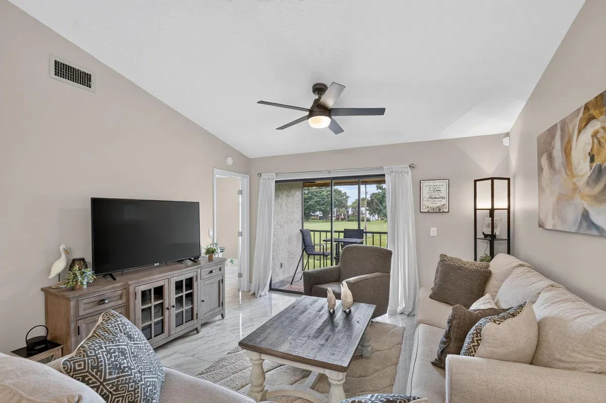  Unit 203 photo 16
