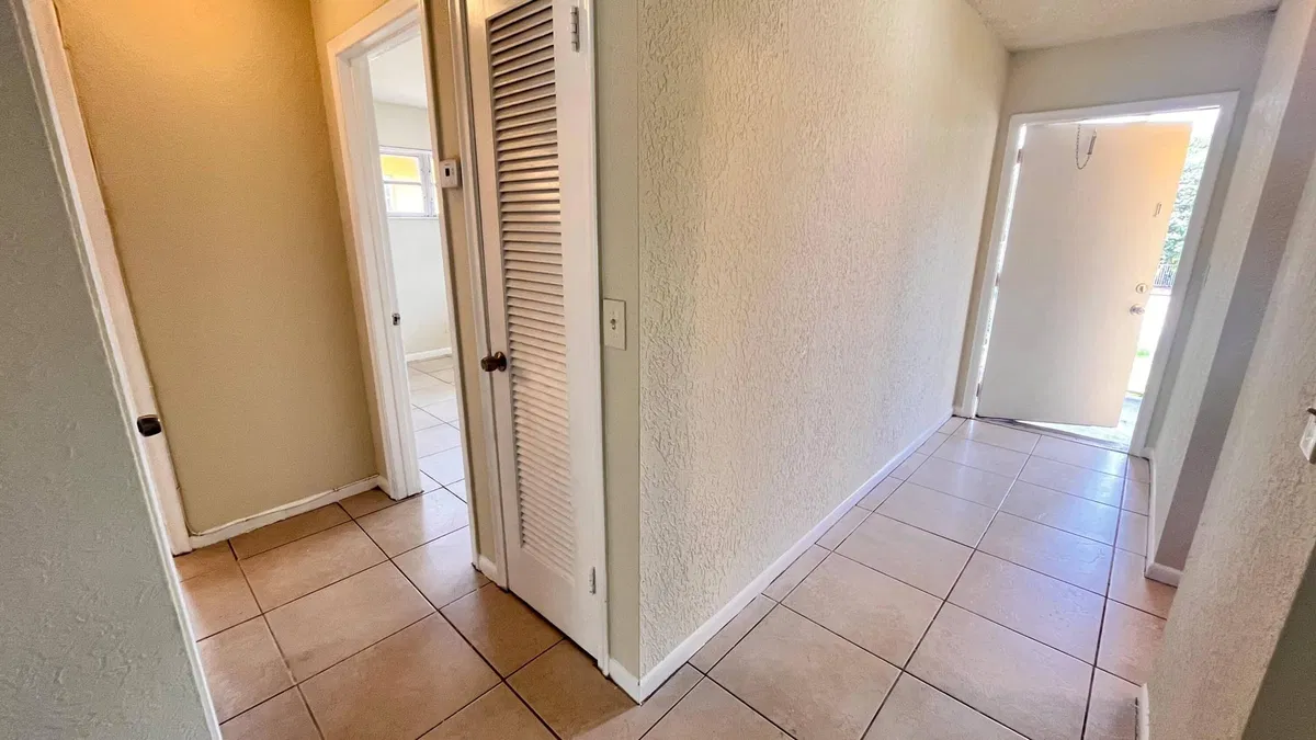  Unit Unit 206 photo 13