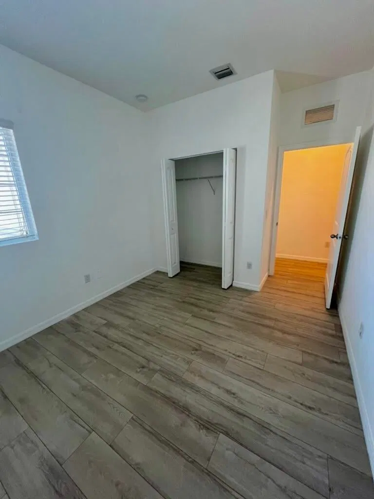  Residence photo 16