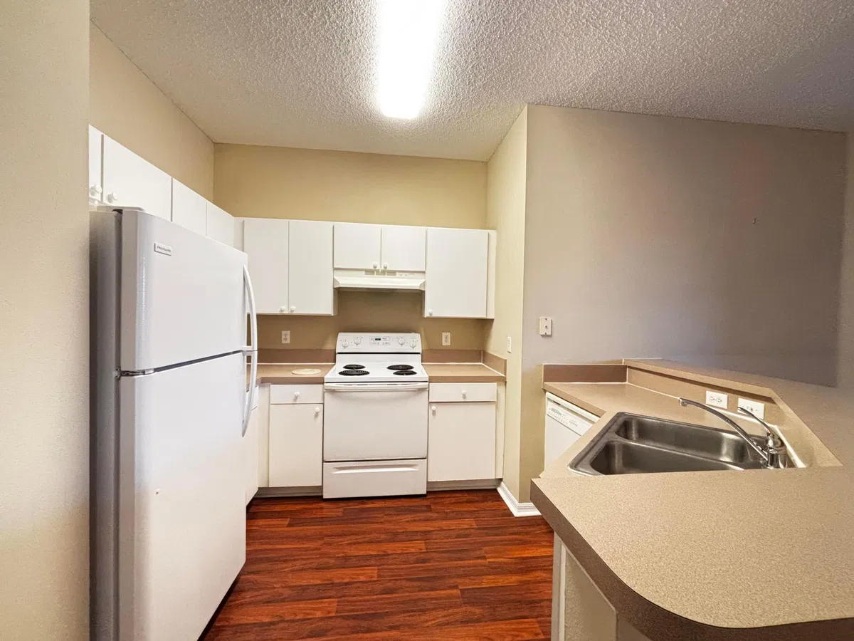 Unit H photo 10