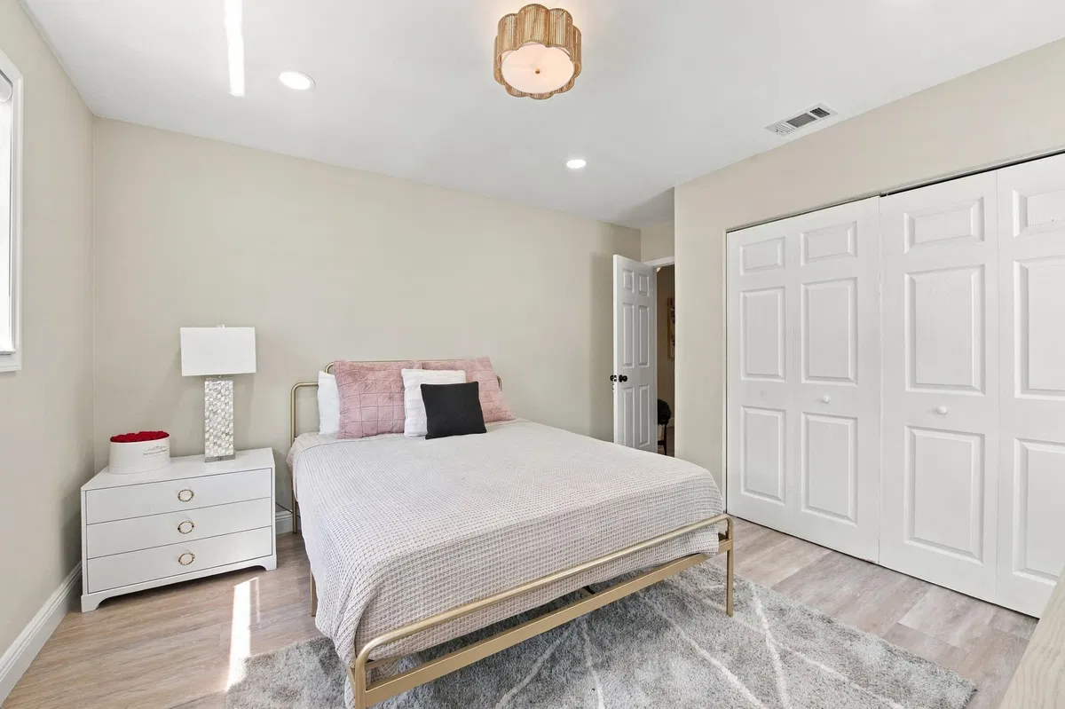  Residence photo 25