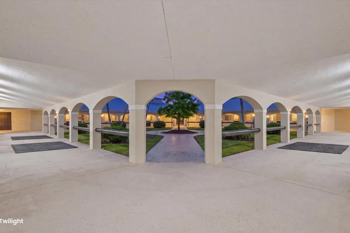 Residence photo 19