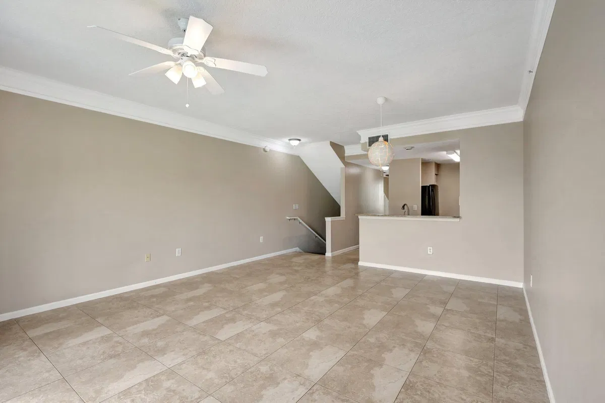 Unit 1508 photo 4