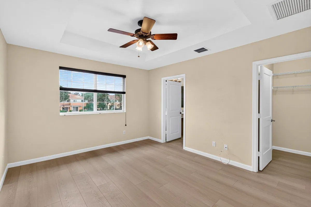 Residence photo 4