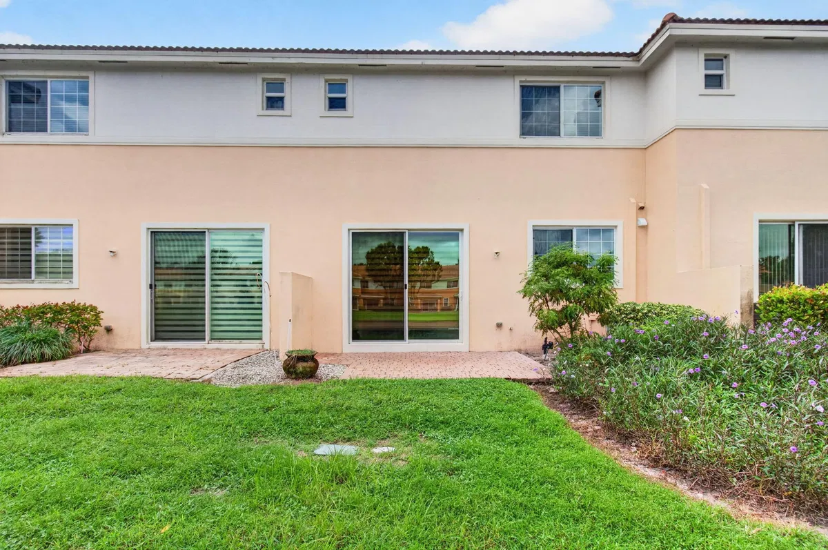 Residence photo 37