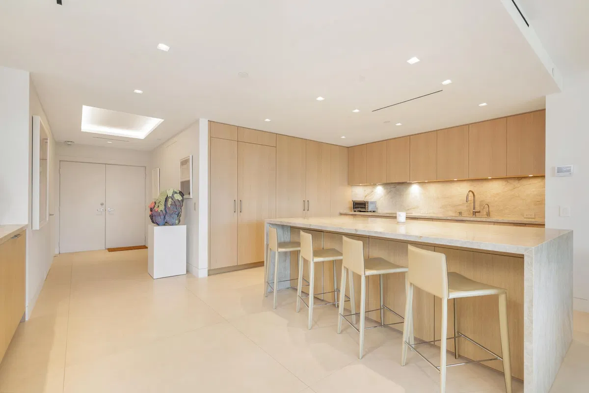 Sloan's Curve Palm Beach Unit 507s photo 13